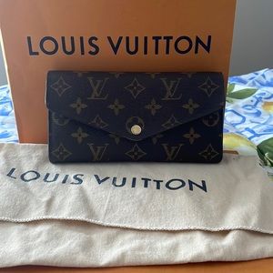 Authentic Louis Vuitton Sarah wallet